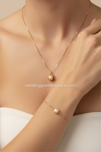 Andrea | Women's Gold Pearl Pendant Necklace